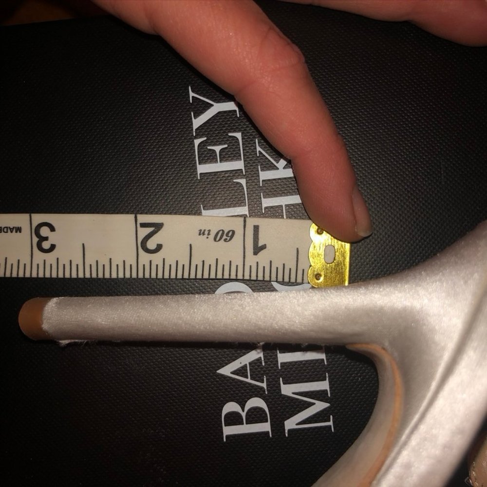 Badgley Mischka Satin White Bridal Shoes Sz. 5.5 - Picture 6 of 7